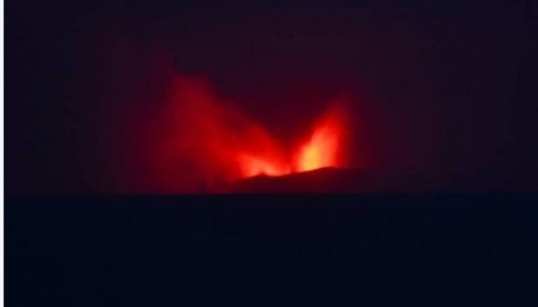 Indonesia's Mount Anak Krakatau eruption grounds Jakarta flights, closes schools