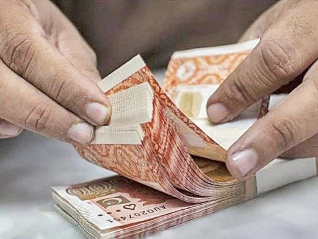 Govt raises Rs680b via T-bills