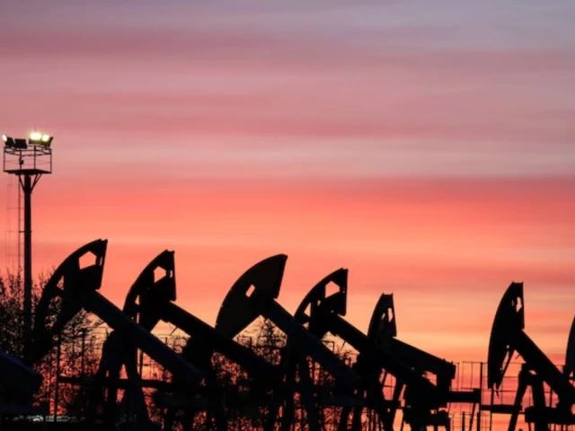 Oil up around 2% as renewed US-Iran strikes stoke supply fears
