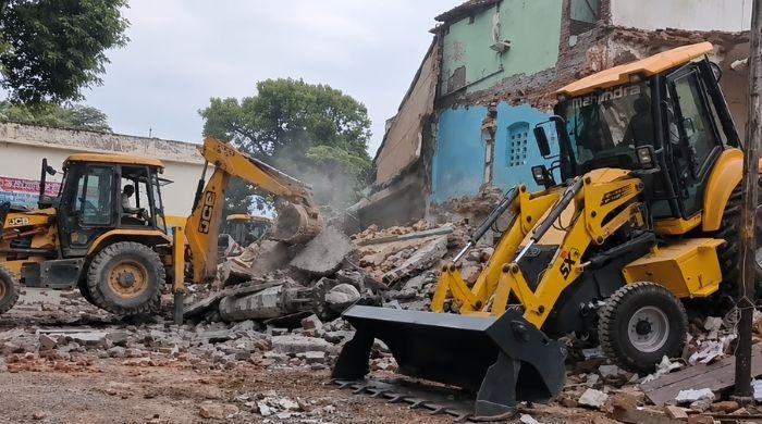 Pakistan denounces India over demolition of century-old mosque