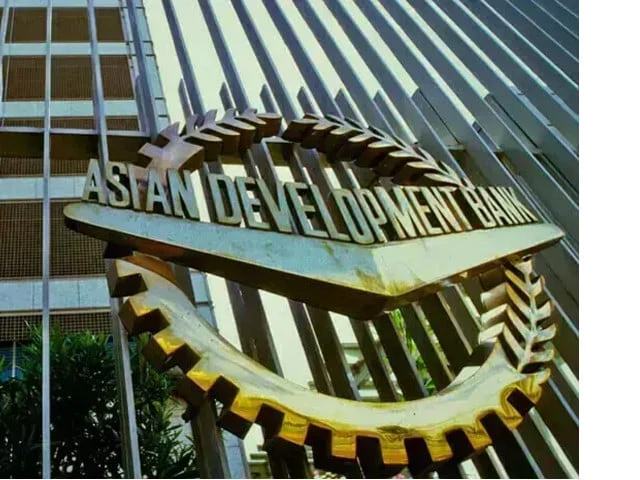 Lenders back private-sector growth