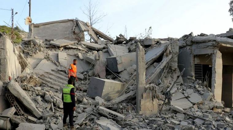 Israeli airstrikes kill 12 in southern Lebanon