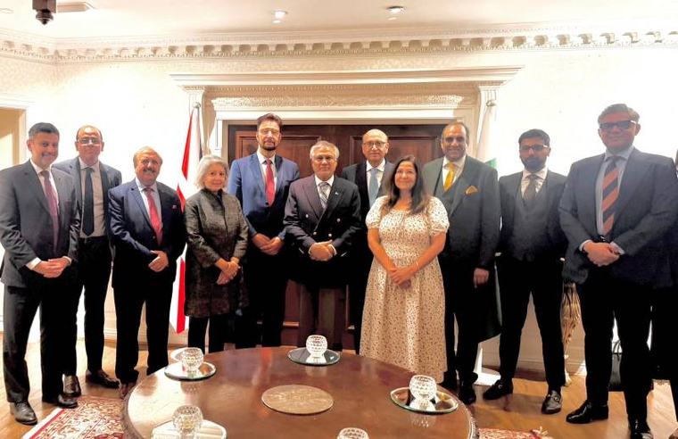 Dar meets British lawmakers to discuss Pakistan-UK ties