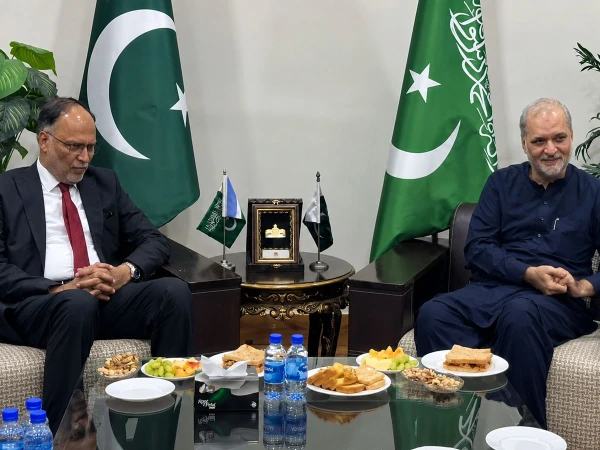 حکومتی وفد کی منصورہ آمد؛ جماعت اسلامی نے پیٹرولیم لیوی کے خاتمے سمیت 3 مطالبات پیش کردیے