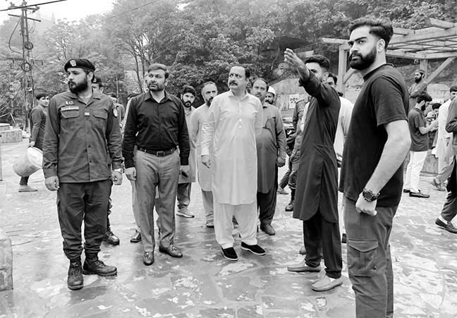 مری ‘ڈپٹی کمشنر کا اے سی اور انتظامی عملے کے ہمراہ مال روڈ، کشمیر پوائنٹ کا دورہ