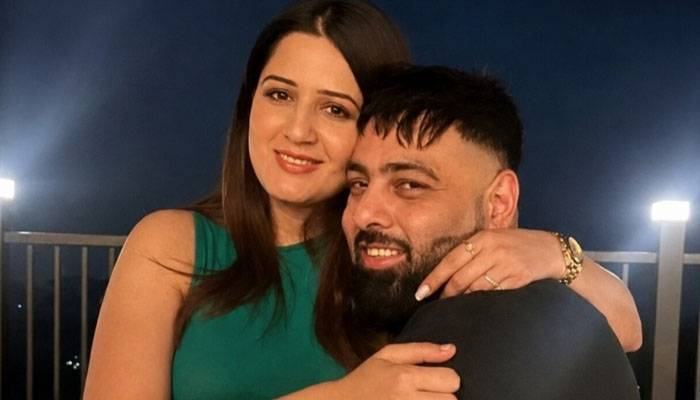 ایشا رکھی نے بادشاہ سے علیحدگی کی افواہوں پر خاموشی توڑ دی