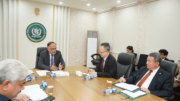 Exports only way out of existential crisis: Ahsan seeks ADB expertise